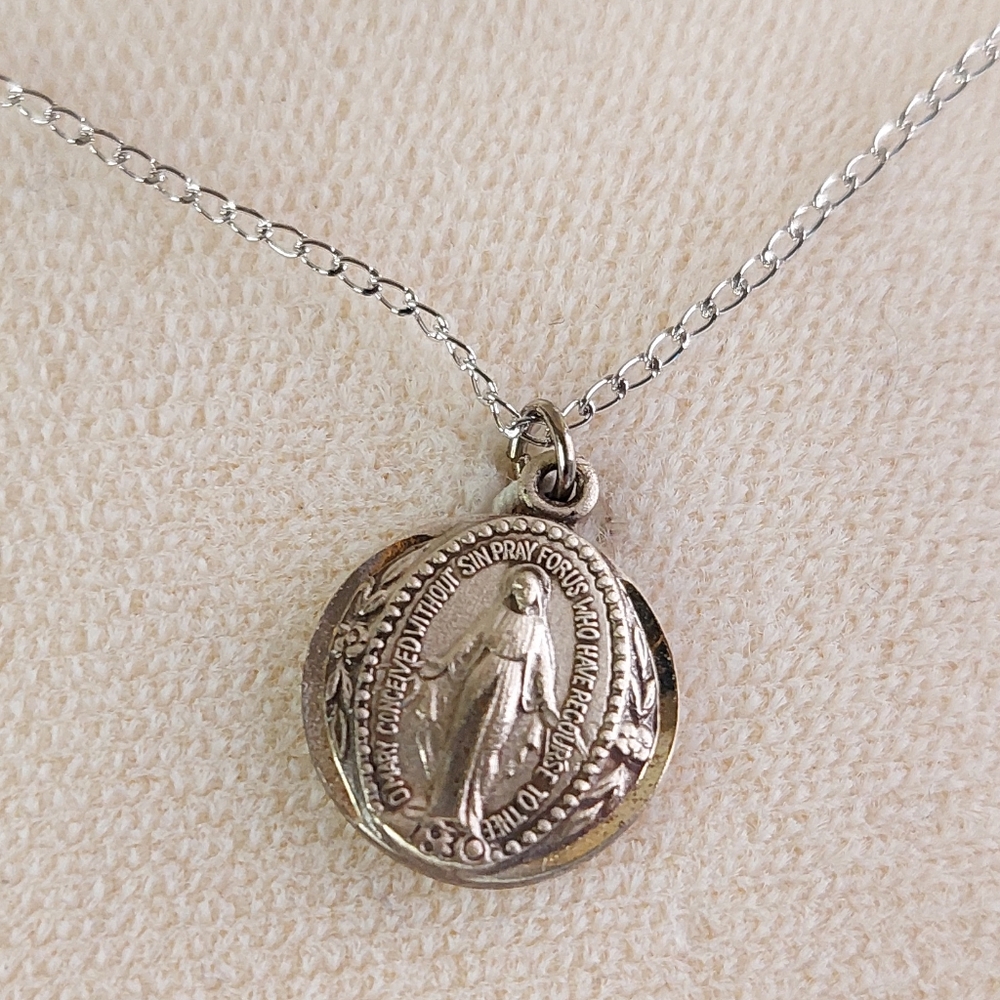 Vtg Sterling Silver Mary Religious Medallion Necklace NEVER WORN NOS Felice w/Bx